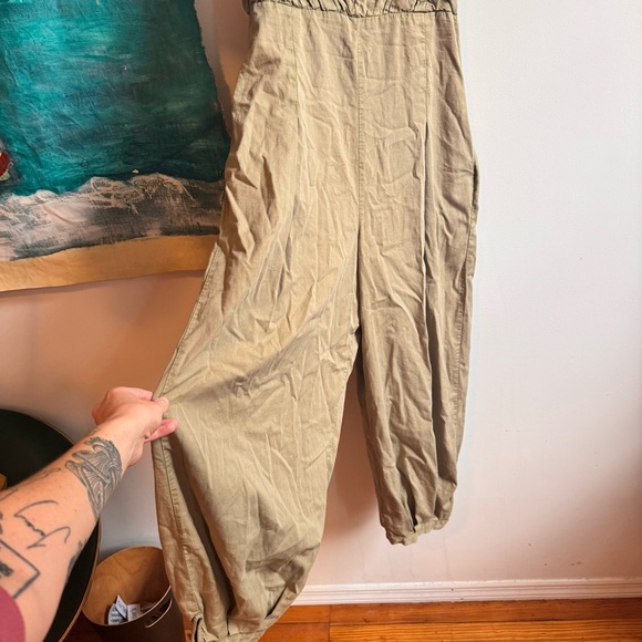 NWT Free People Kingston Barrel Sweetheart Jumpsuit Size M Olive Army Green - Picture 6 of 8